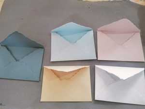 ซองจดหมายเชิญงานแต่งงานแบบหรูหรา ทำมือ ขอบกระดาษดิบ ทำจากกระดาษฝ้าย พร้อมพิมพ์แบบ Letterpress - Product Image 5