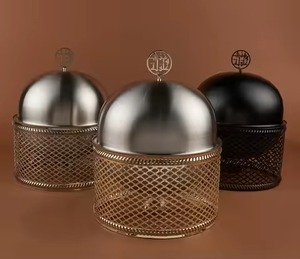 Casserole en acier inoxydable isolée avec revêtement émaillé, base en maille, design moderne, compatible gaz et induction, supports inclus - Product Image 1