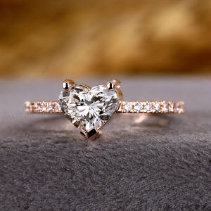 Anillo de compromiso de diamante cultivado en laboratorio en forma de corazón con ajuste de pavé 14K oro amarillo sólido estilo de moda para regalo de aniversario de boda - Product Image 5