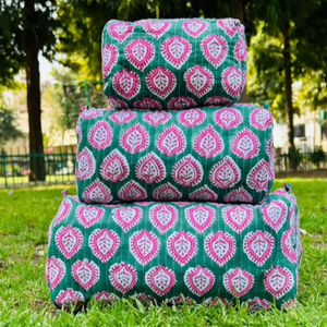 Trousse de Maquillage Matelassée en Coton Faite à la Main, Grande Trousse de Toilette Imprimée au Bloc, Organisateur d'Accessoires, Pochette Cosmétique Portable - Product Image 1