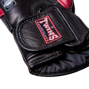 Nouvelles gants de boxe TWINS à manches longues, noir et rouge, en cuir premium, pour entraînement professionnel et sparring. - Product Image 6