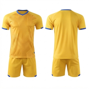 Ensemble de maillots de football personnalisés sublimés unisexe, col rond, manches courtes, impression de nom et de lettre du joueur, évacuation de l'humidité, 100% polyester - Product Image 6