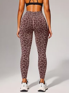 Leggings Deportivos de Cintura Alta con Estampado de Leopardo |   Leggings Deportivos Ligeros y sin Costuras |   Ropa Deportiva a la Moda Resistente a las Sentadillas - Product Image 4