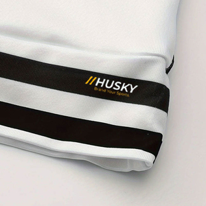 Uniformes de Animadoras Personalizados HUSKY SPORTSWEAR con Logotipo Frontal Impreso por Transferencia Térmica, Conjuntos Premium para Niñas y Adultas, Colores para Equipos y Competiciones - Product Image 5