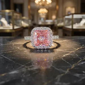 Anillo de Compromiso de Lujo con Diamante Rosa Corte Princesa y Halo, Banda de Oro 18K con Pavé de Diamantes, Certificado IGI, Joyería para Boda y Compromiso - Product Image 2