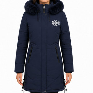 Veste parka d'hiver pour femmes tendance avec construction coupe-vent et imperméable et silhouette élégante et fine pour marque de mode haut de gamme - Product Image 1