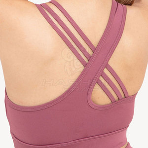 Sujetador deportivo a la moda diseñado para combinar estilo y funcionalidad, con tela transpirable y movilidad mejorada durante el entrenamiento en el gimnasio. - Product Image 5