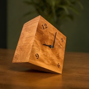 Horloge de bureau en bois délicat, forme géométrique, mouvement à quartz, affichage à aiguilles, silencieuse, sans tic-tac, design moderne décoratif - Product Image 1