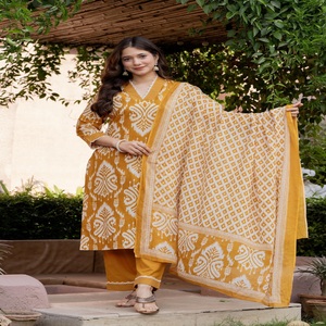 Conjunto de Kurta, Pantalón y Dupatta Étnico Amarillo Mostaza de Último Diseño para Mujer |   Traje Tradicional Indio Estampado - Product Image 1