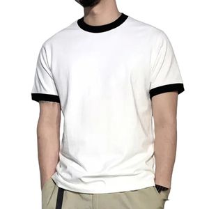 เสื้อยืดแขนสั้นสีเขียวมะกอกสำหรับผู้ชาย ผ้าโพลีเอสเตอร์ ทรงหลวม คอกลม แต่งขอบสีแดง สไตล์สตรีทแวร์ ผ้าเนื้อหนัก 320 กรัม - Product Image 2