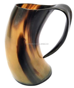 Taza Vikinga Nórdica Decorativa de Cuerno Natural Hecha a Mano, 500 ml, Antiderrames, con Tapa Deslizante y Asa, Ecológica, Personalizable - Product Image 3
