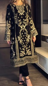 Nouvel ensemble Anarkali en soie satinée coréenne de haute qualité, couleur noire, design traditionnel sur mesure, Salwar Kameez en soie. - Product Image 4