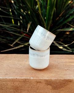 Tasse en céramique style artisanal avec bord givré, glaçure réactive, forme tonneau lisse, rétention de chaleur, artisanat pour l'accueil moderne à la maison - Product Image 2