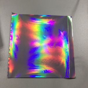 Film holographique arc-en-ciel métallisé PET 12 microns, sans couture, imprimable, personnalisé, vente en gros, pour impression et plastification - Nouveauté 2026 - Product Image 2