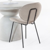 Chaise de salle à manger Vandana Zentrix Maxima Greige Boucle avec un design ergonomique moderne et un confort premium