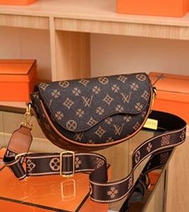 Bolsos de Mano de PU para Mujer de Marca de Diseño de Lujo, Bolso Bandolera Retro de Moda con Cadena, Impermeable - Product Image 5