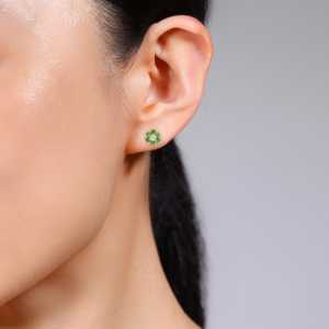 Boucles d'oreilles clous en or jaune 14 carats, garnet tsavorite naturel taille ronde 0,35 ct et diamant de laboratoire 0,06 ct, bijoux pour femme, best-seller - Product Image 1