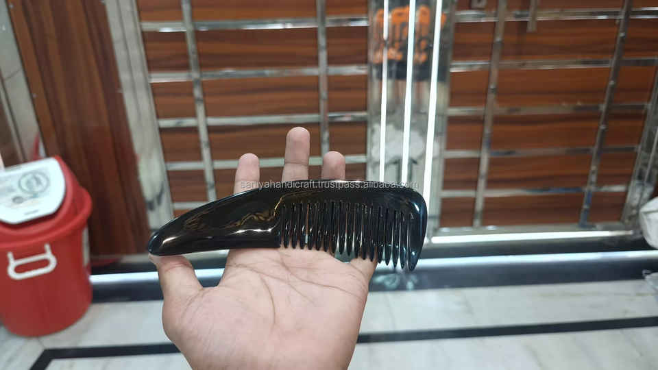High Quality Simple Buffalo Horn Comb Natural Black Styling Tool for Hair Care Wholesale Price on Natural Crafts