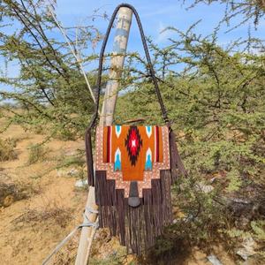 Nouveau sac à bandoulière élégant en cuir véritable, style western, artisanal, aztèque, multicolore, avec des perles et des glands - Product Image 2