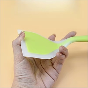 Spatola da cucina in silicone, utensile da cucina di lunghezza normale, raschietto antiaderente per carne, uova, pizza - Product Image 1