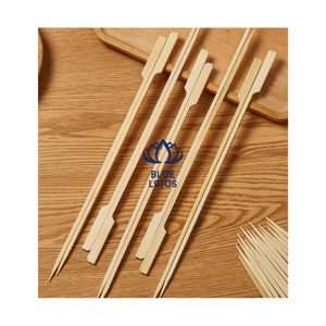 Brochetas de Bambú Ecológicas PREMIUM, Palitos de Comida Resistentes y Puntiagudos para Servir Pollo, Carne, Mariscos, Kebab y Barbacoa - Product Image 1