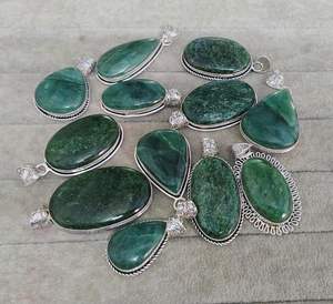 จี้หยกเขียวธรรมชาติทรงหลังเบี้ย |   สร้อยคอหยกขัดเงา |   เครื่องประดับคริสตัลบำบัดทำมือ |   ผู้จัดจำหน่ายสินค้าขายส่ง - Product Image 1