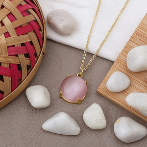 Collier en laiton œil de chat rose naturel, pierre ronde, chaîne à maillons plaquée or, pendentif Art Déco, bijoux pour femmes, fournisseur en gros - Product Image 1