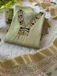 Señoras elegantes Colección étnica india Inspirado en celebridades Comodidad personalizada Auto bordado Color claro Uso diario Ropa de fiesta alta - Product Image 3