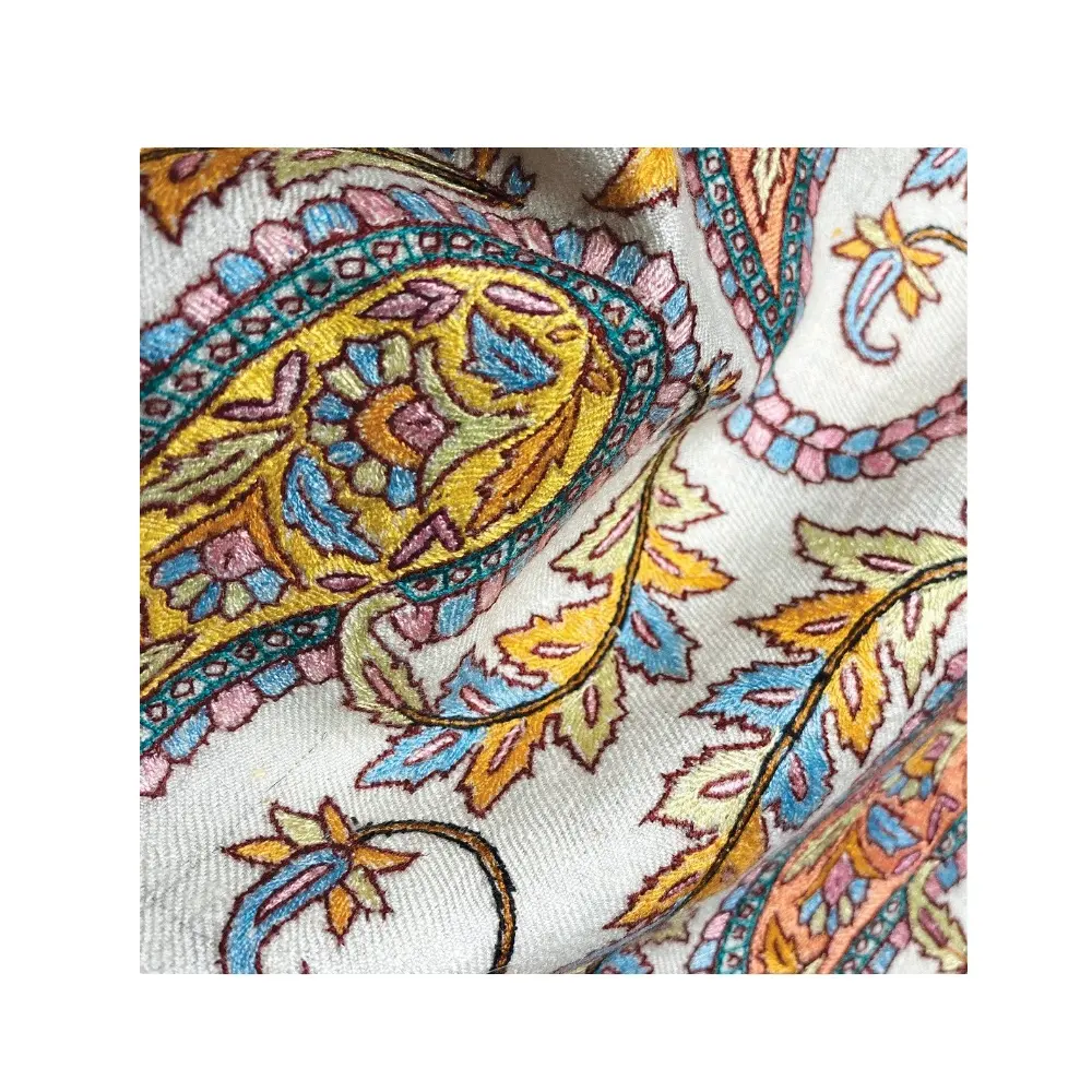 ผ้าพันคอแคชเมียร์หนาแฟชั่นปักแบรนด์หรูสำหรับผู้หญิงผ้าคลุมไหล่ผ้า Pashmina มีพู่ประดับดอกไม้ผ้าพันคลุมศีรษะ