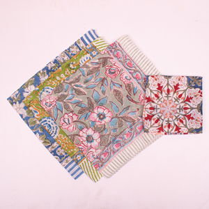 Juego de Pañuelos Cuadrados de Algodón con Estampado Floral Multicolor, Casuales, para Primavera/Verano, Suaves al Tacto - Product Image 3