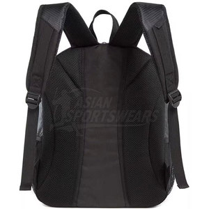 Sac de football portable en matériaux recyclés durables pour clubs de football écoresponsables et équipes respectueuses de l'environnement - Product Image 4