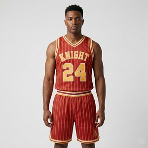 Ensemble de maillots de basket rétro personnalisés pour hommes, rouge et or à rayures fines, uniforme d'équipe vintage à col en V, short en mesh respirant - Product Image 1