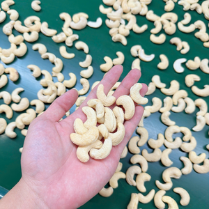 Noix de cajou de qualité supérieure de l'usine de confiance SANTIGO, emballage OEM, ODM - Product Image 1