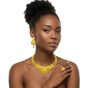 Conjunto de Joyería Chapada en Oro Estilo Dubái de Última Moda para Mujer |   Conjunto de collar tradicional con aretes y anillo - Product Image 3