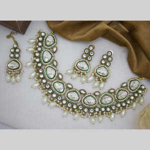 Gold Plated <b>Kundan</b> and Beads Fine <b>Jewelry</b> Necklace Set 10581418GR - Product Image 1