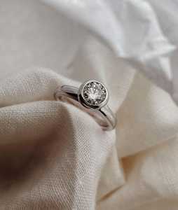 Diamond Engagement <b>Ring</b> 14K Gold Round Cut Lab Grown Bezel <b>Set</b> Solitaire 3mm Flat Profile Band <b>For</b> <b>Women</b> Factory Price Wholesale - Product Image 3