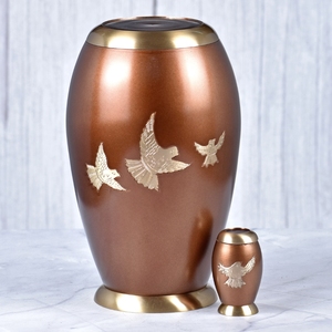 Urne funéraire pour cendres humaines en laiton bronze et or, surface brillante, pour adultes, pour commémoration et inhumation. - Product Image 1