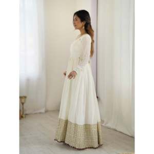Hermoso Vestido Anarkali Modesto para Bodas con Pantalón y Dupatta para Fiestas y Ocasiones Especiales - Product Image 4