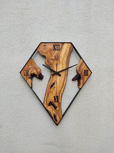 Horloge murale en bois et résine époxy faite à la main de luxe, design rivière moderne, décoration artistique en bois naturel, silencieuse, sans tic-tac, personnalisable - Product Image 4