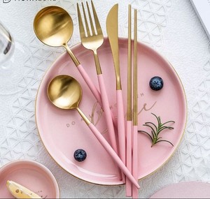 Cubiertos de estilo audaz y llamativo que brindan una experiencia gastronómica impactante, eventos de lujo y mesas expresivas. - Product Image 1