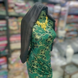 Tissu Fransawi Dirac Somalien Écologique Tendance avec Motif Floral Doré pour Robe de Mariée et Vêtement pour Filles - Product Image 2