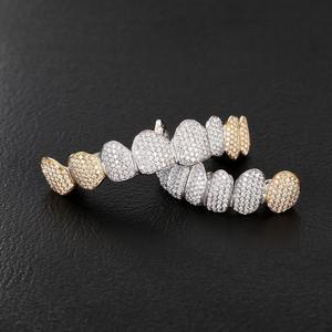 Juego de Grillz de Diamantes Más Vendido con Piedras VVS y Acabado Plateado Pulido para un Look Elegante, Disponible a un Precio Accesible - Product Image 1