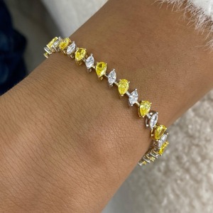 Pulsera de Diamantes Cultivados en Laboratorio de Oro Blanco Sólido de 14K, 8.00CT E VVS2, Certificación IGI, Minimalista, de Alta Gama, Regalo de Aniversario para Mujer - Product Image 1