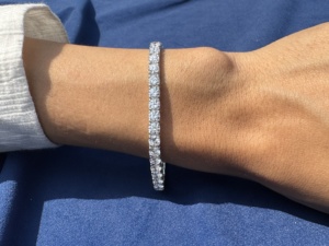 Bracelet tennis BAPAS en or blanc 14 carats avec diamants ronds brillants de 12,00 carats cultivés en laboratoire |   Certifié IGI - Product Image 6