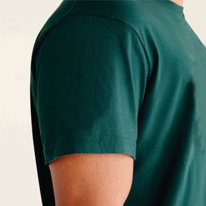 T-shirt Homme Personnalisé avec Logo de Votre Marque, Impression DTG, T-shirt Uni de Luxe en Coton, Col en V ou Col Rond - Product Image 3