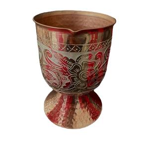 Copa de Vino Vintage de Cobre, Cáliz con Flores Grabadas a Mano, Copa de Agua de Cobre Martillado, Decoración de Lujo para Bar - Product Image 1