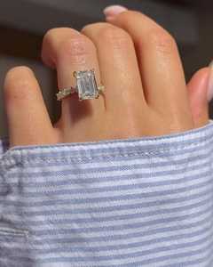 Bagues de fiançailles solitaires en or massif 14K 18K avec émeraude et diamant de laboratoire rond 3 carats, sertis à griffes, bijoux uniques pour mariage et anniversaire - Product Image 3