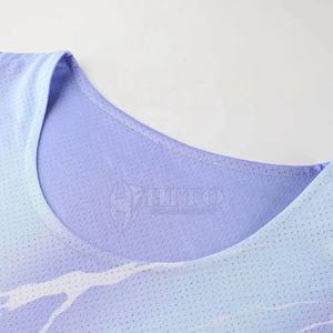 Ensemble de basket-ball personnalisé avec séchage rapide et uniforme de basket-ball en tissu extensible pour l'entraînement - Product Image 6