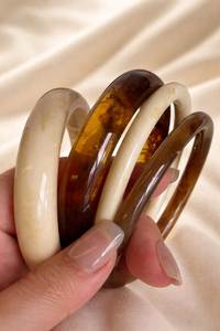 กำไลเรซิ่นทำมือแบบพิเศษพร้อมเคลือบใส ดีไซน์ทันสมัยสำหรับผู้หญิงและเด็กผู้หญิง - Product Image 5