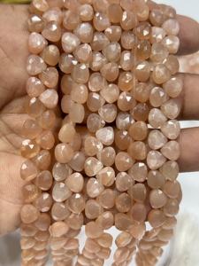 Perles Briolette en Pierre de Lune Pêche Naturelle Facettée en Forme de Cœur, Taille 6-7mm environ. Fil de 8 pouces - Product Image 3